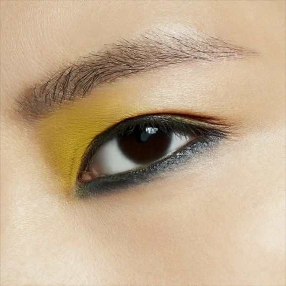 “Memories of Space" MAC Pro Palette Refill - Picture 4 of 5